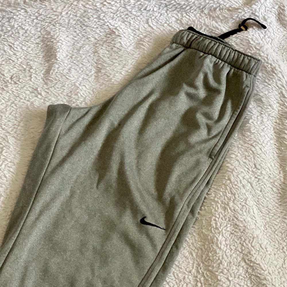 Nike Therma-Fit Sweatpants